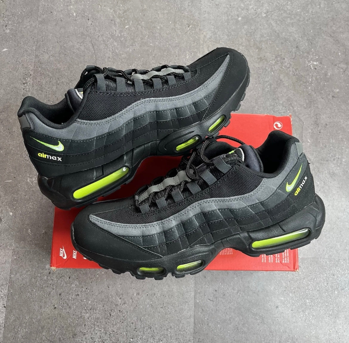 Nike Air Max 95 ‘Black smoke grey volt’