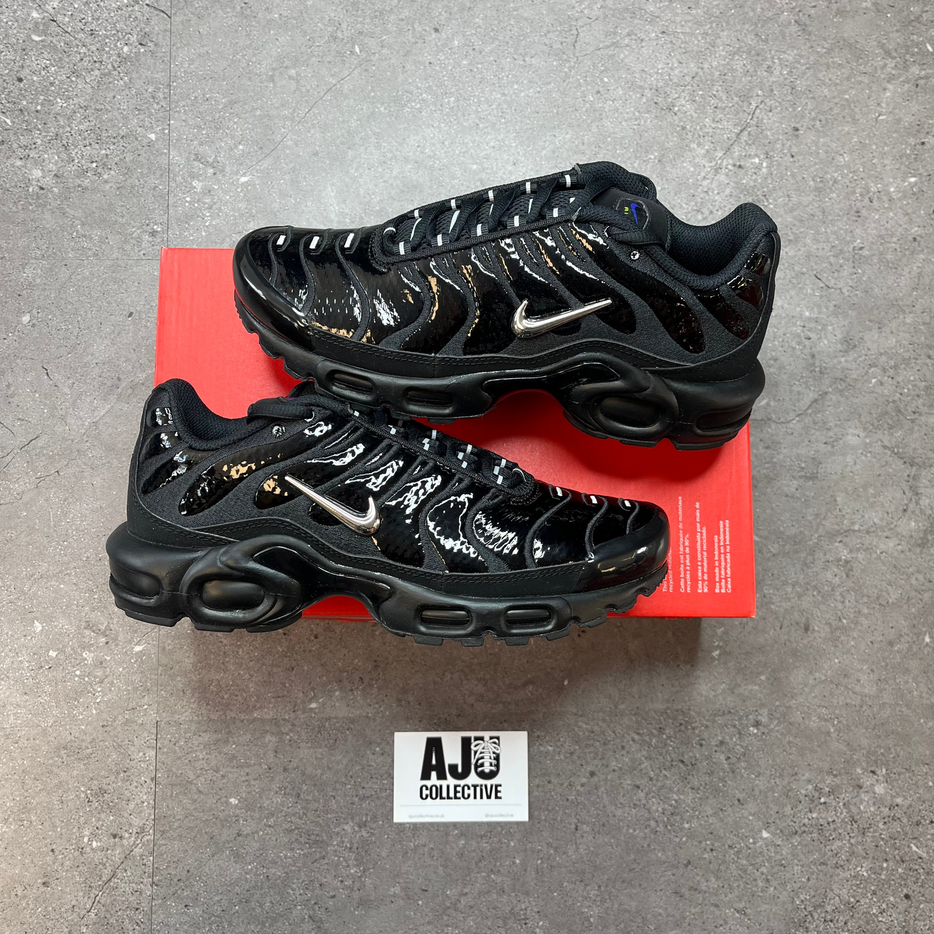 Nike Air Max Plus TN Black Metallic Silver Volt