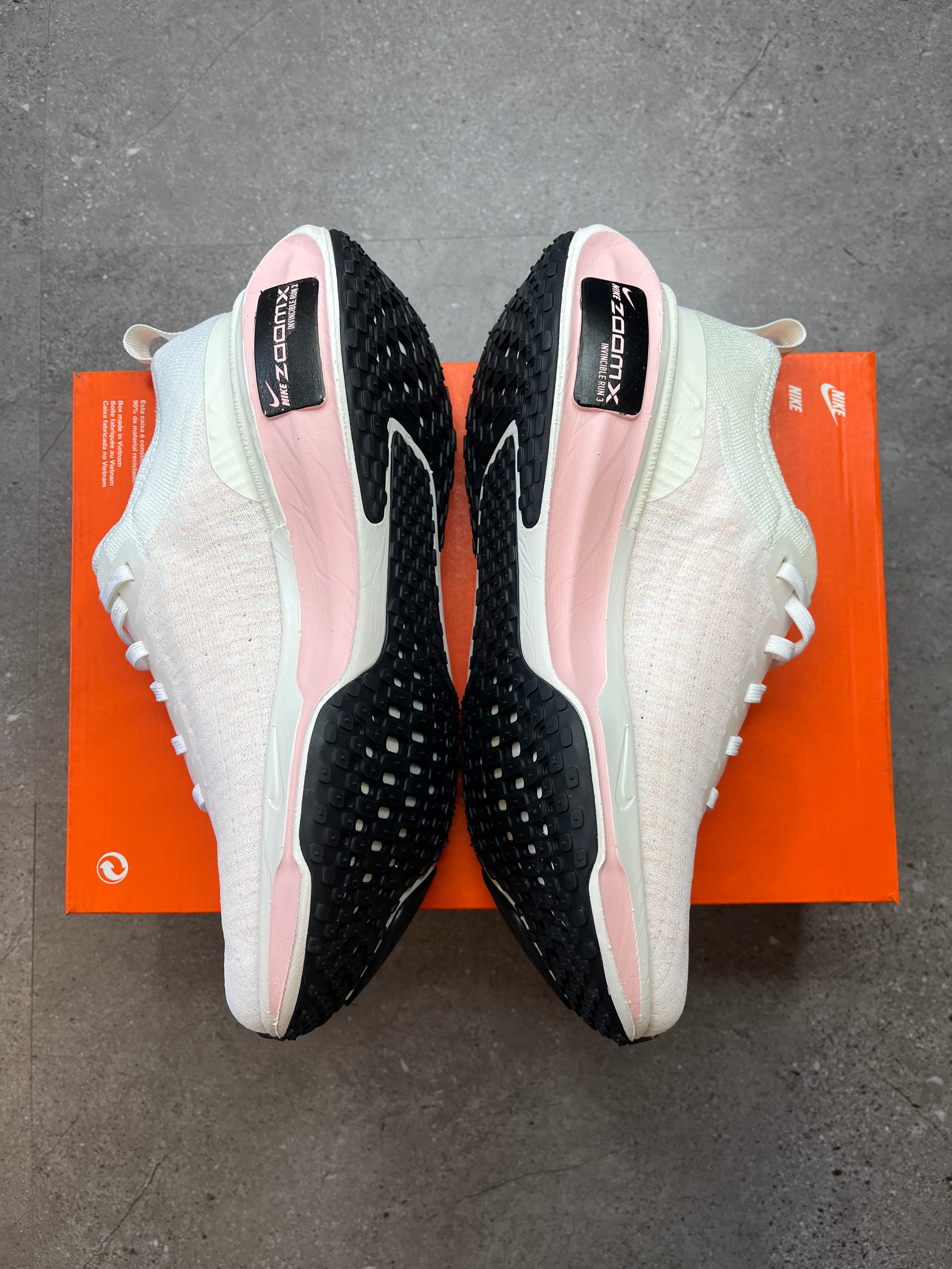 Nike ZoomX Invincible FlyKnit 3 Black Atmosphere