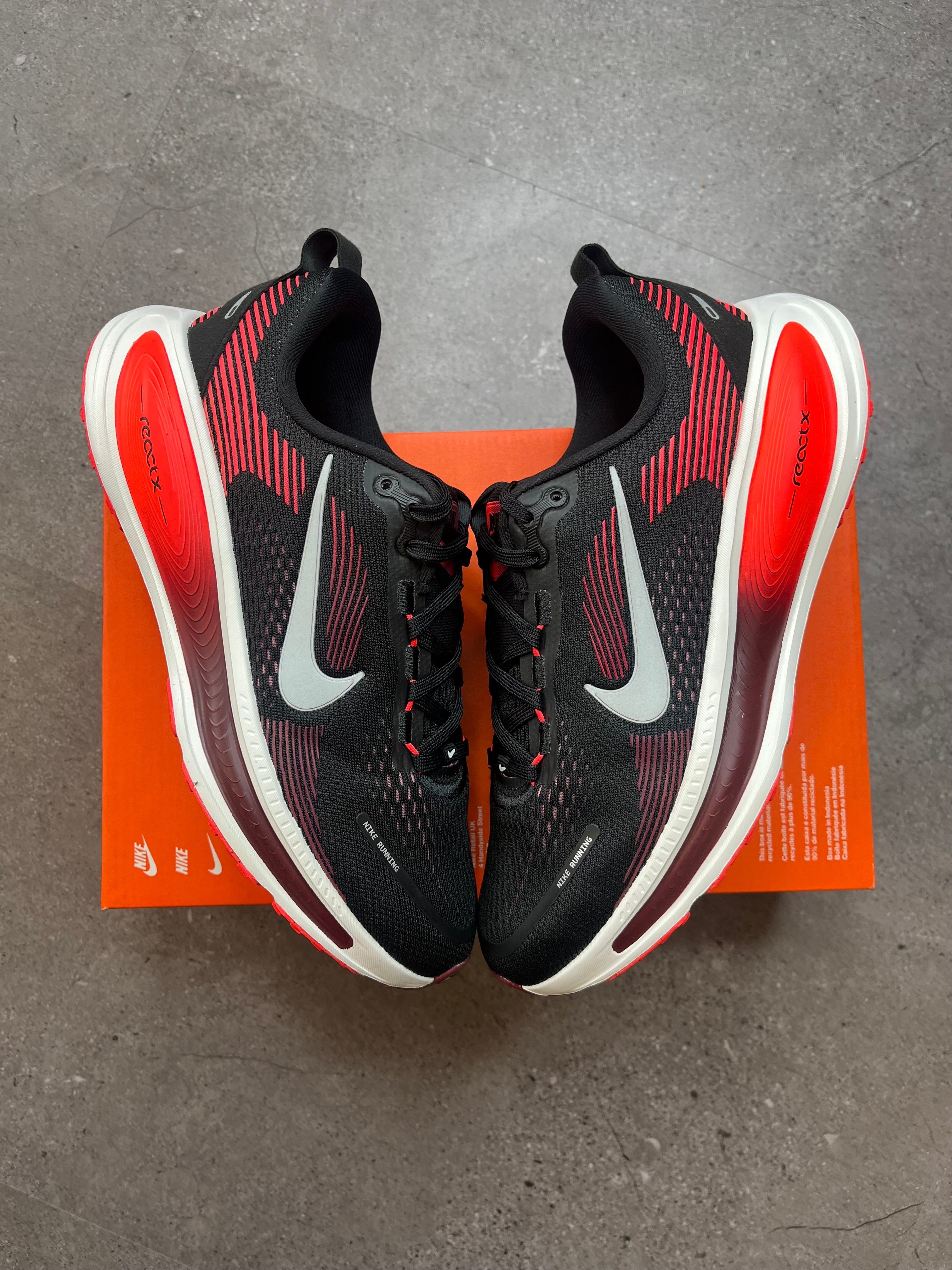 Nike Vomero 18 Running Crimson White