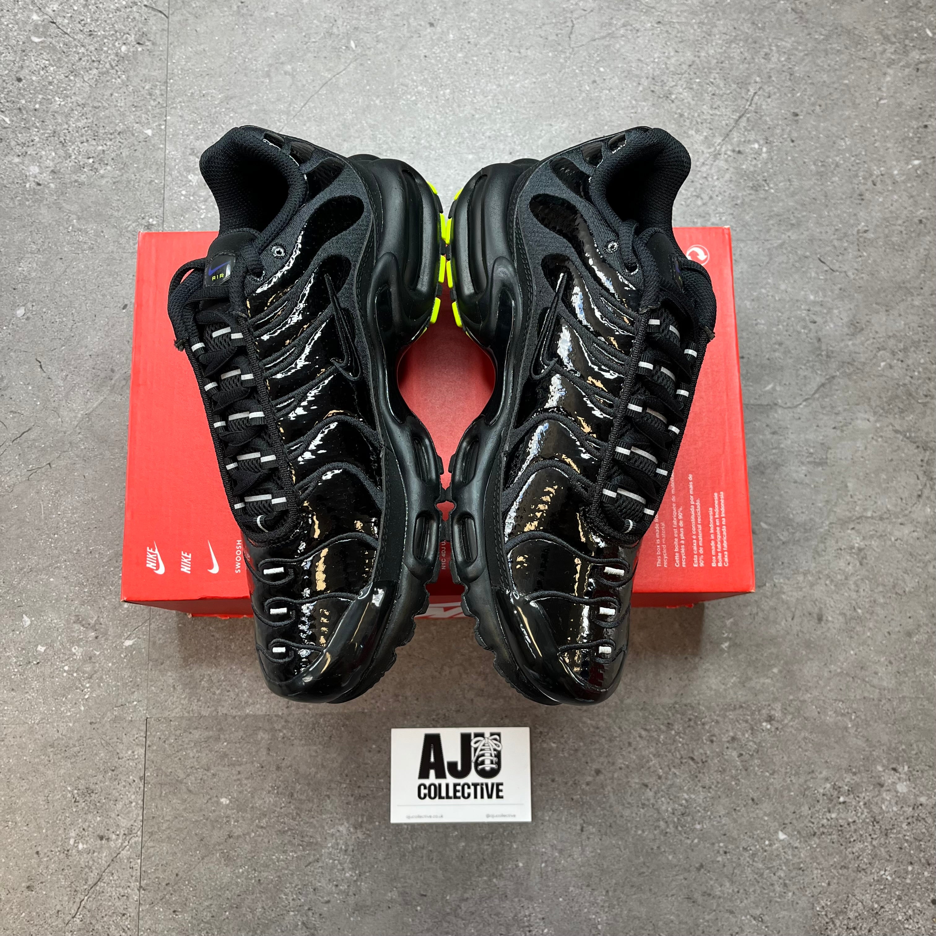 Nike Air Max Plus TN Black Metallic Silver Volt