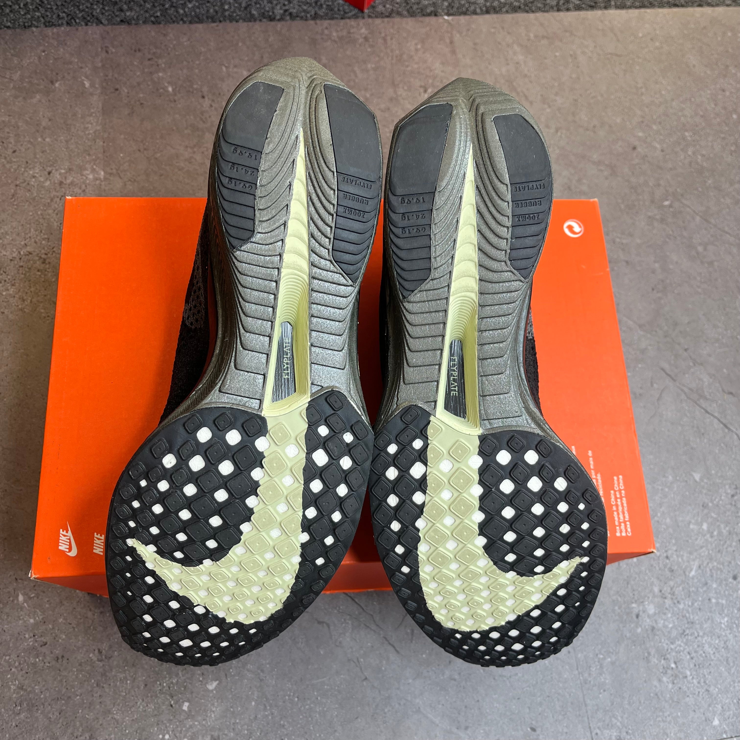 Nike ZoomX Vaporfly Next% 3 ‘Black metallic gold’