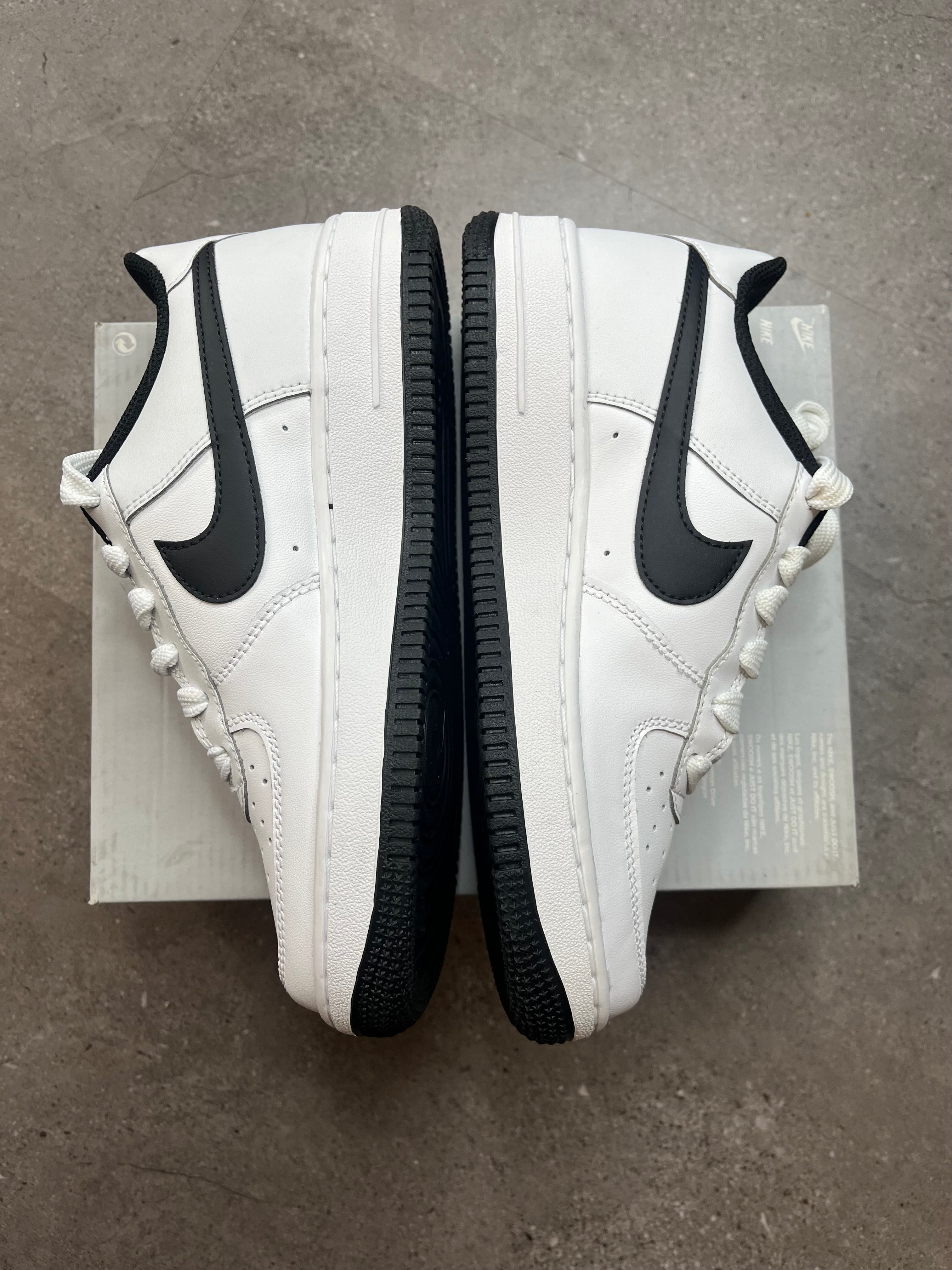 Nike Air Force 1 Black White