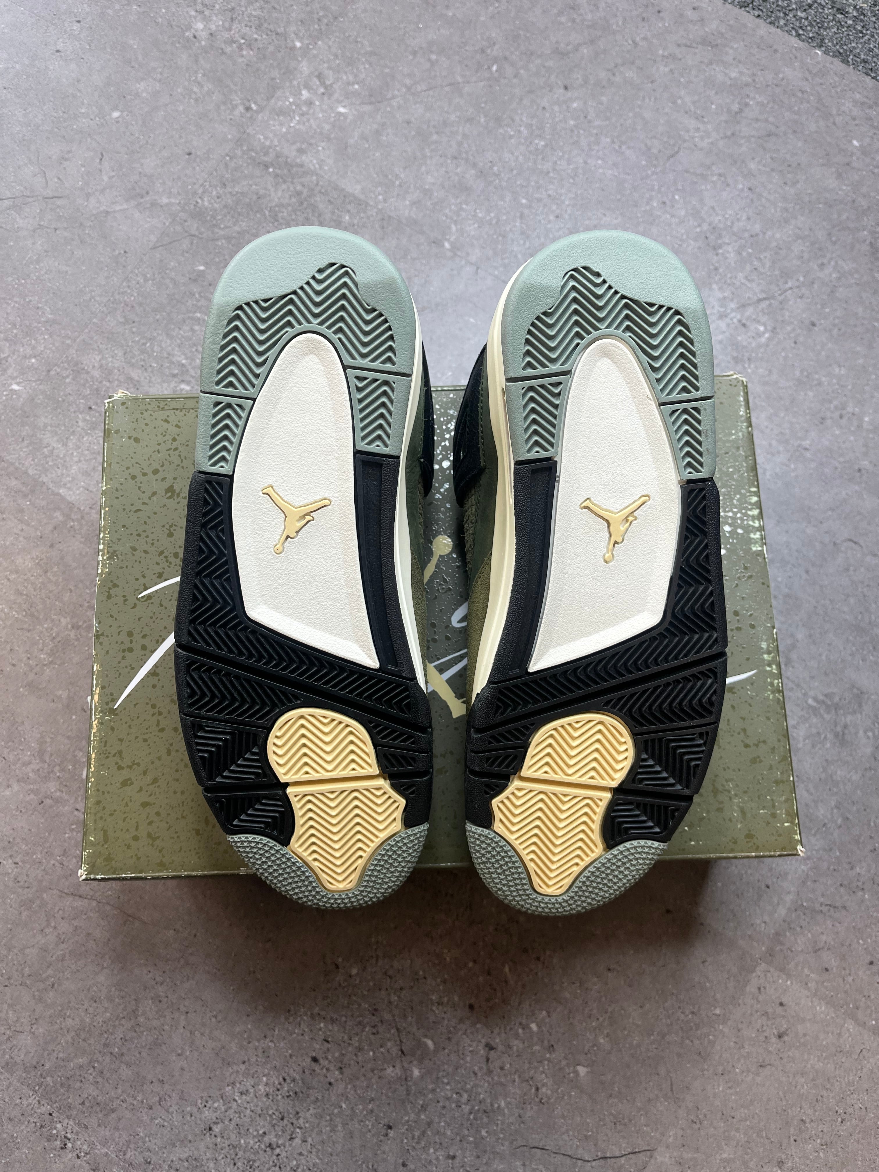 Air Jordan 4 Craft Olive