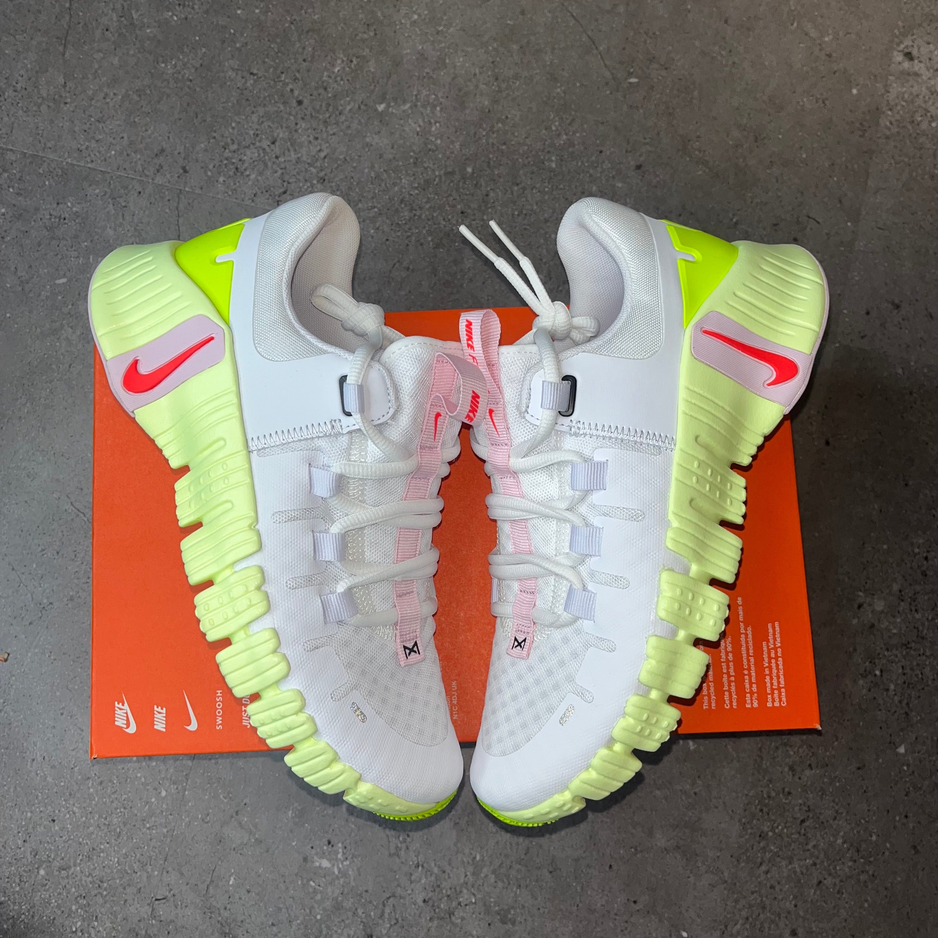 Nike Metcon 5 White Bright Crimson