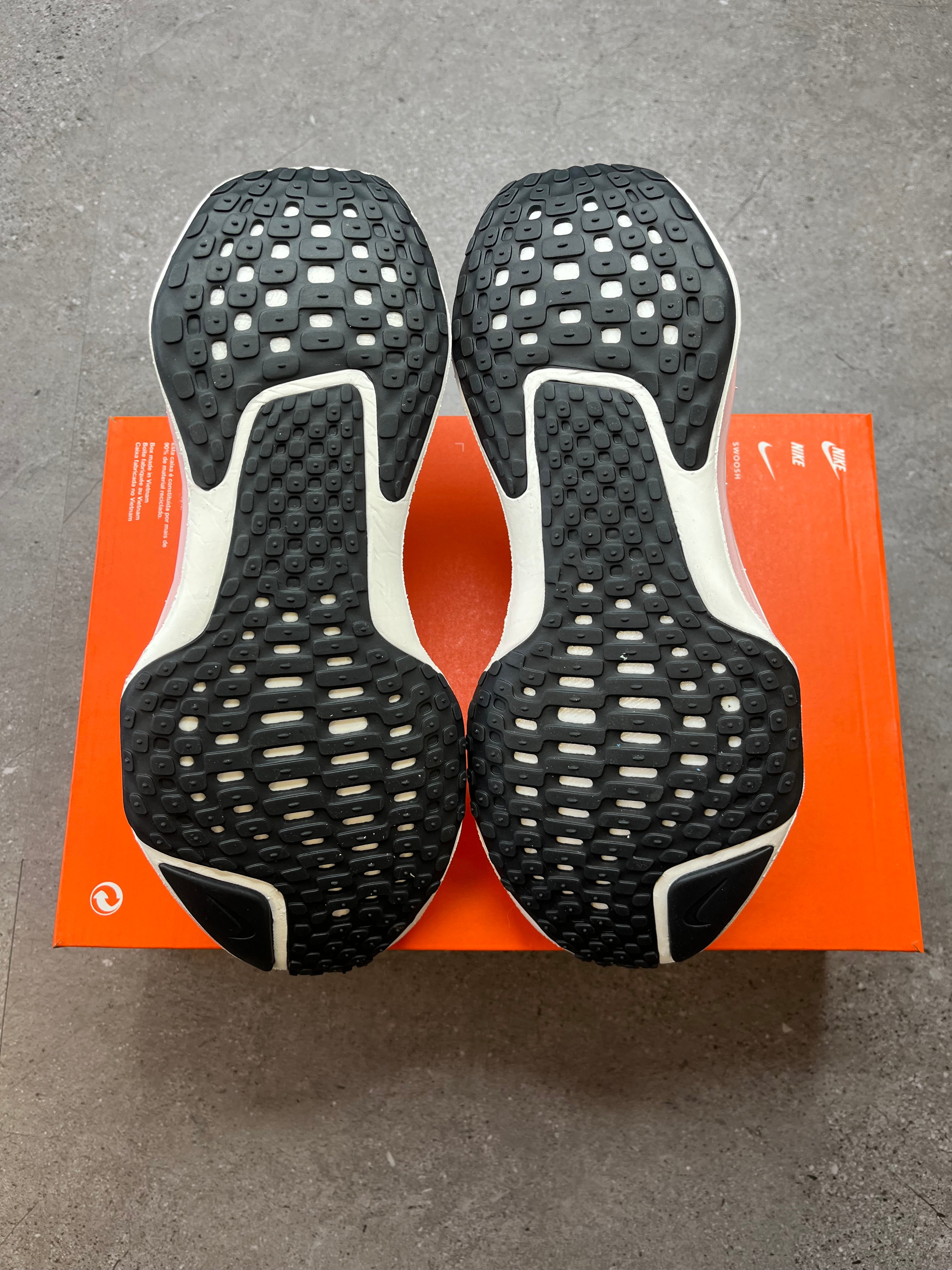 Nike ZoomX Invincible FlyKnit 3 Black Atmosphere
