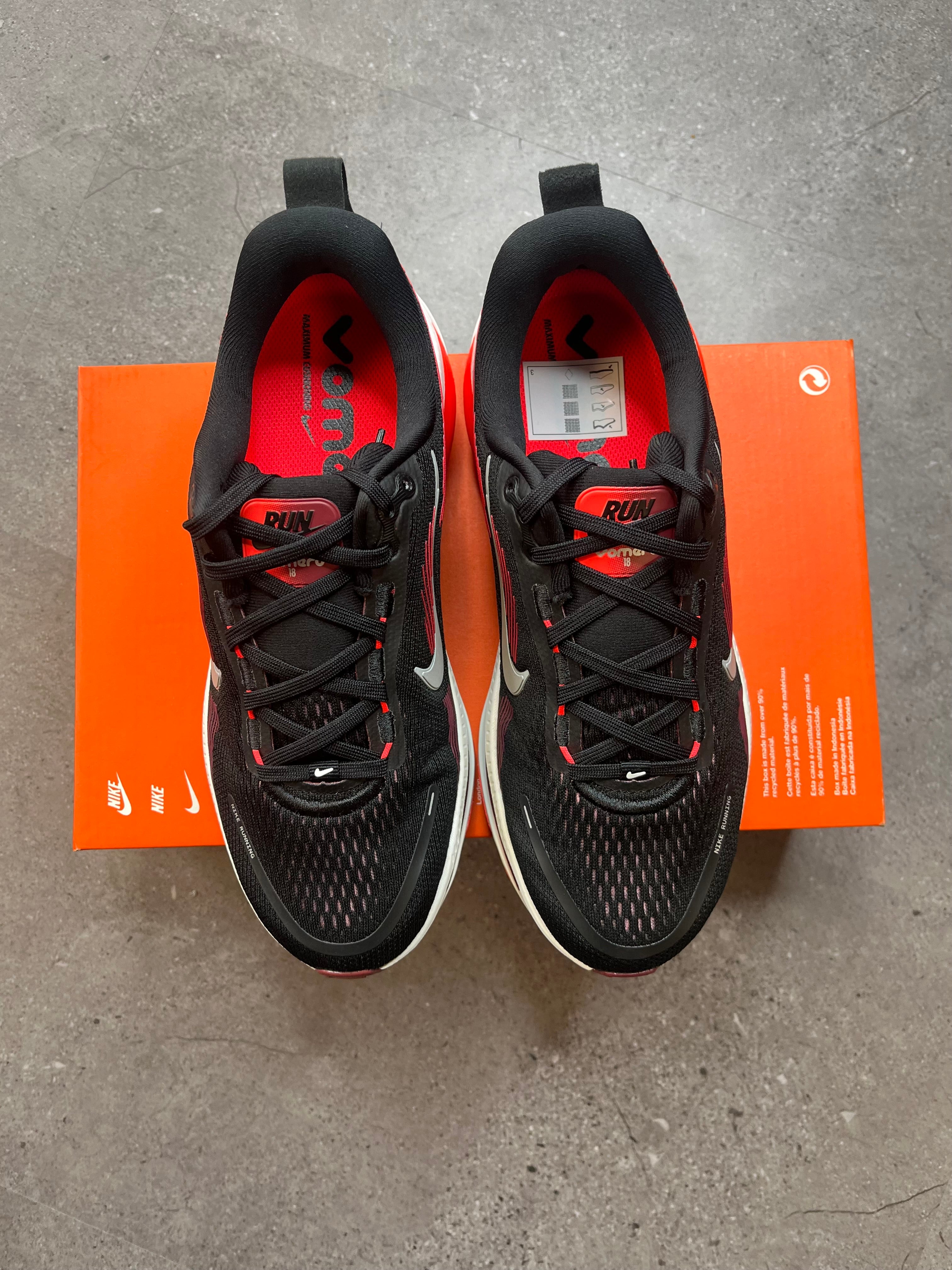 Nike Vomero 18 Running Crimson White