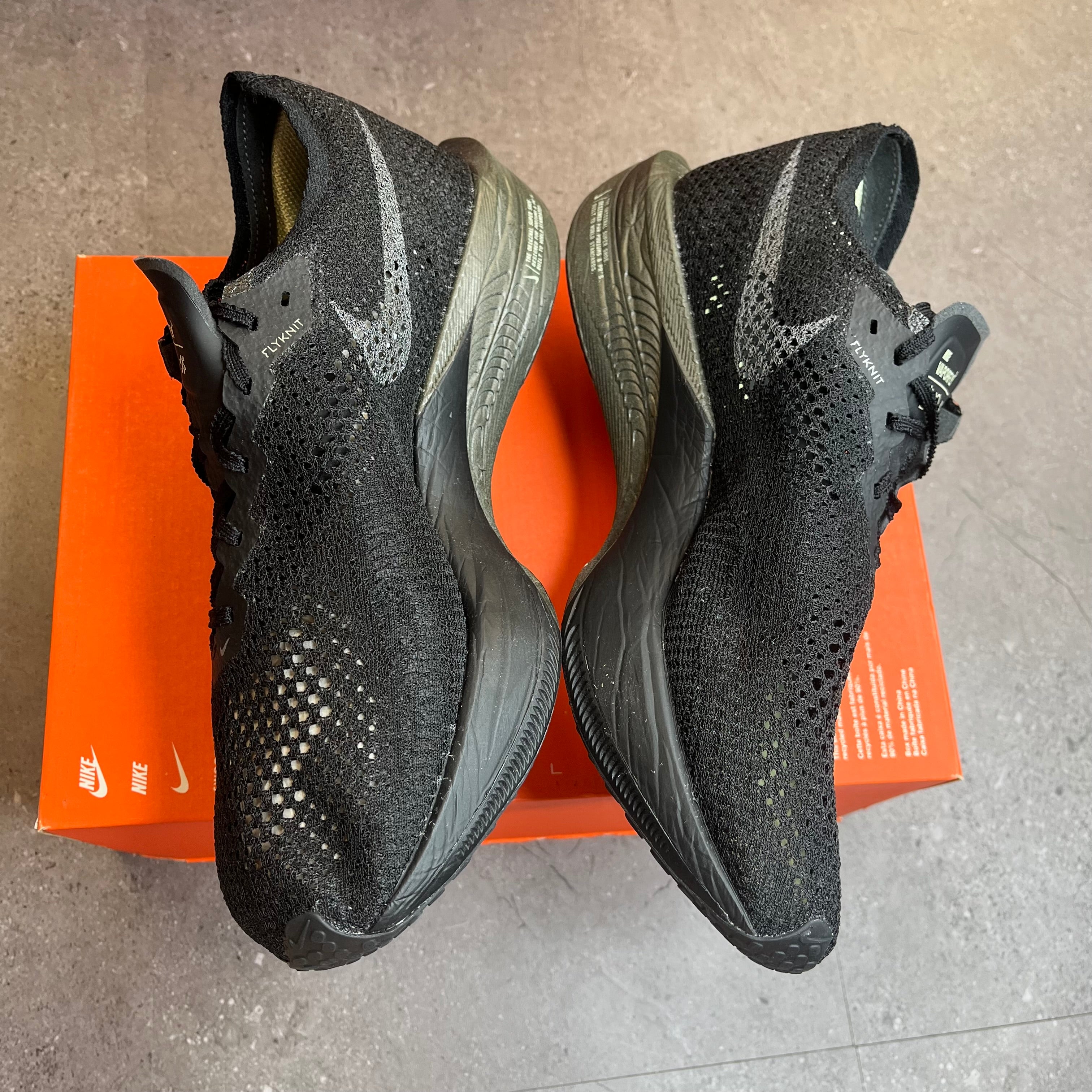 Nike ZoomX Vaporfly Next% 3 ‘Black metallic gold’