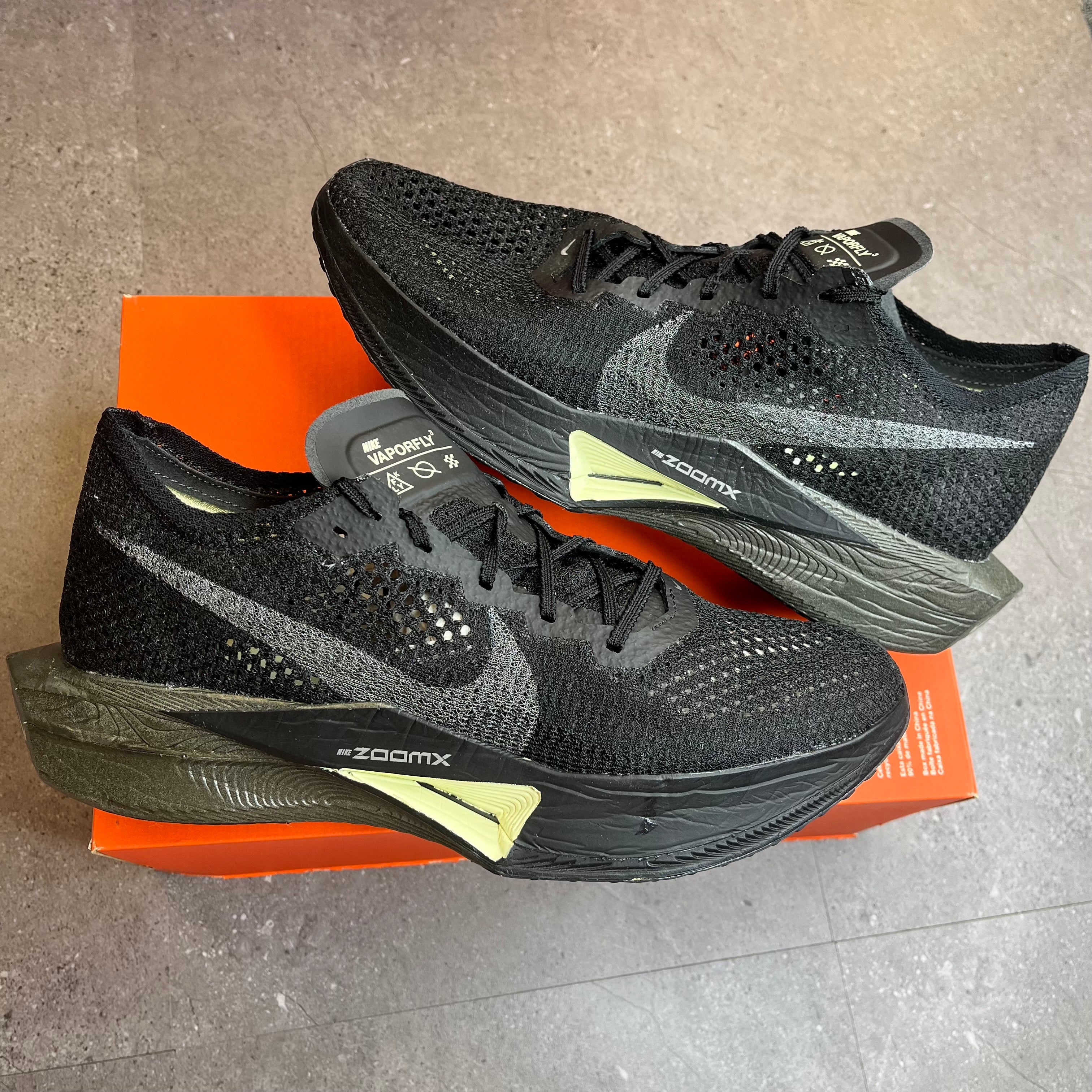 Nike ZoomX Vaporfly Next% 3 ‘Black metallic gold’