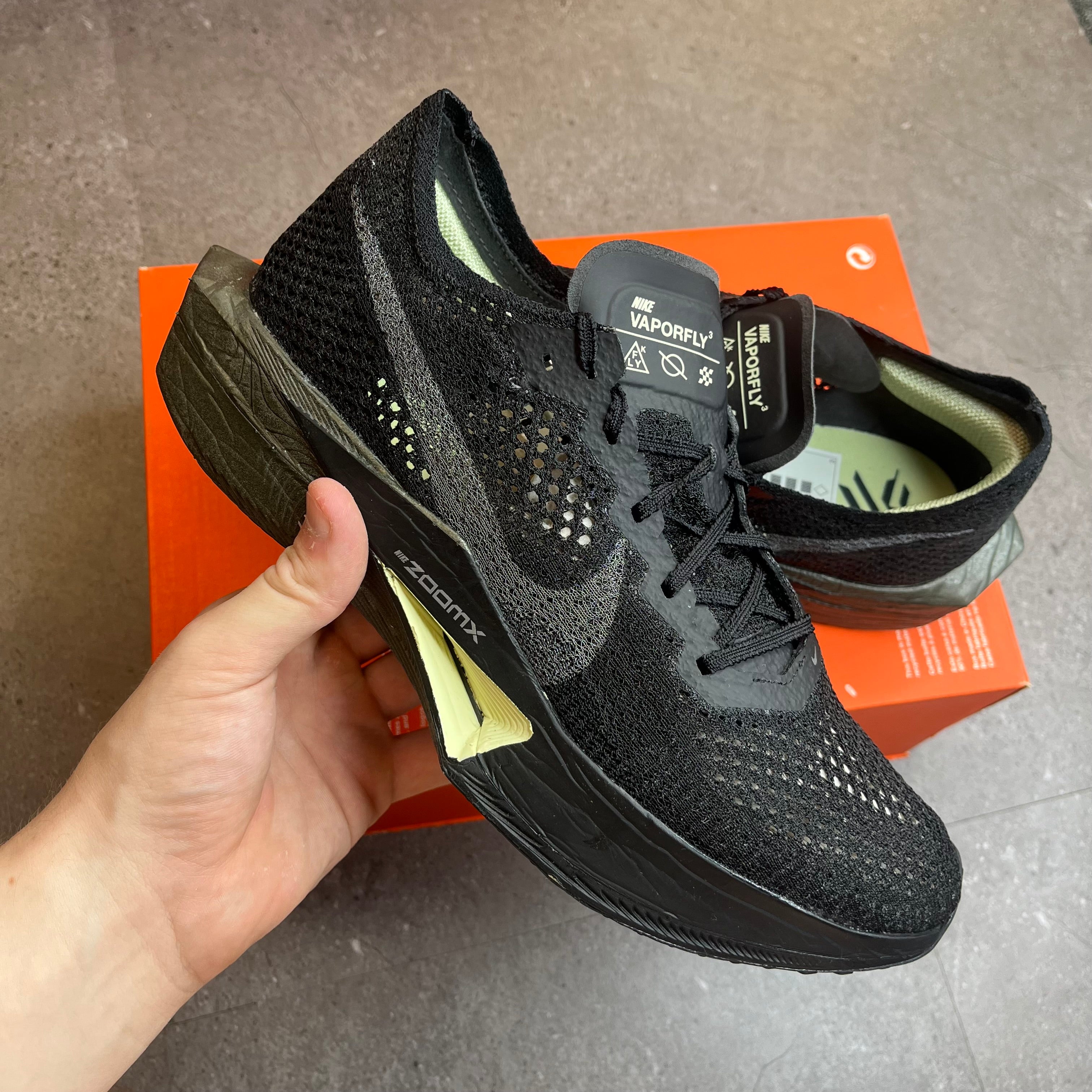 Nike ZoomX Vaporfly Next% 3 ‘Black metallic gold’
