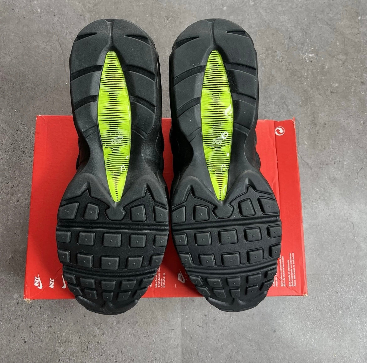 Nike Air Max 95 ‘Black smoke grey volt’