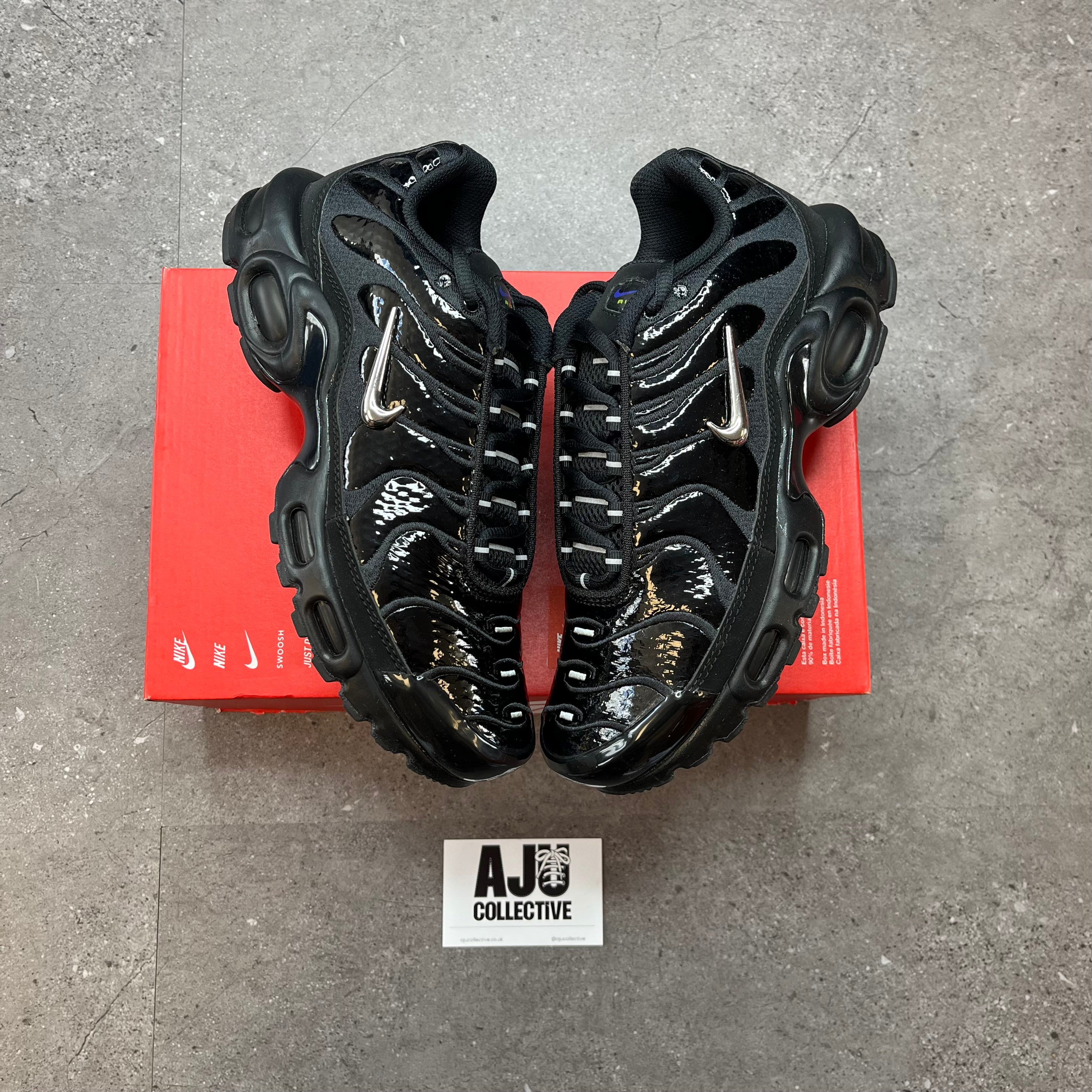 Nike Air Max Plus TN Black Metallic Silver Volt
