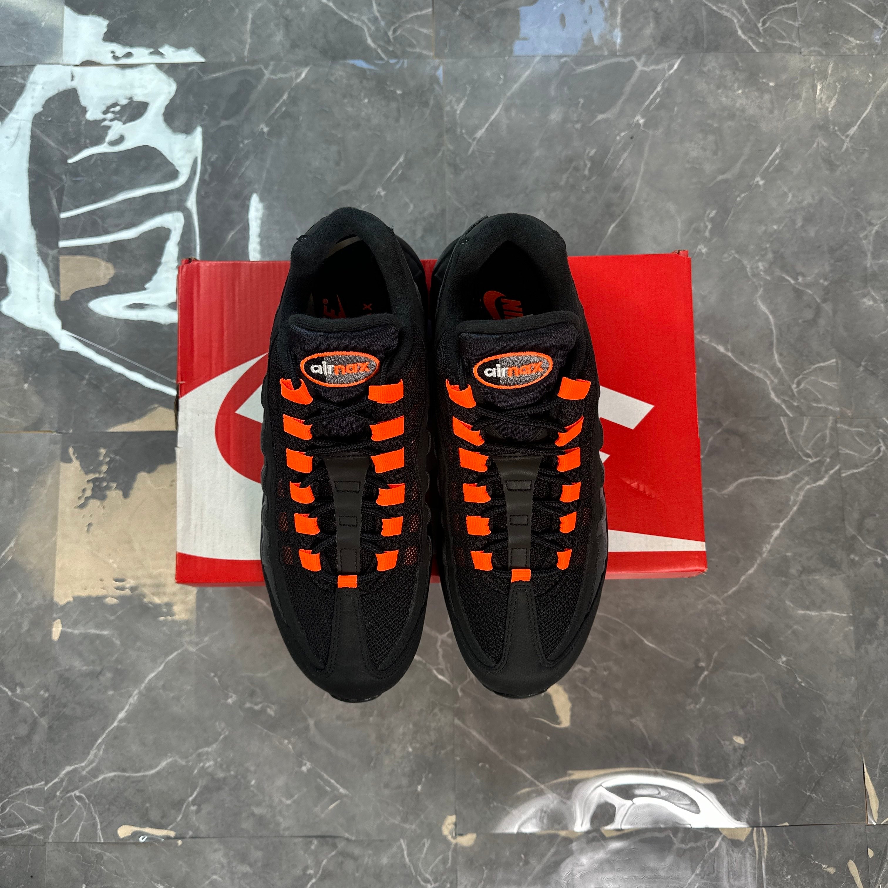Nike Air Max 95 'Black Hyper Crimson'