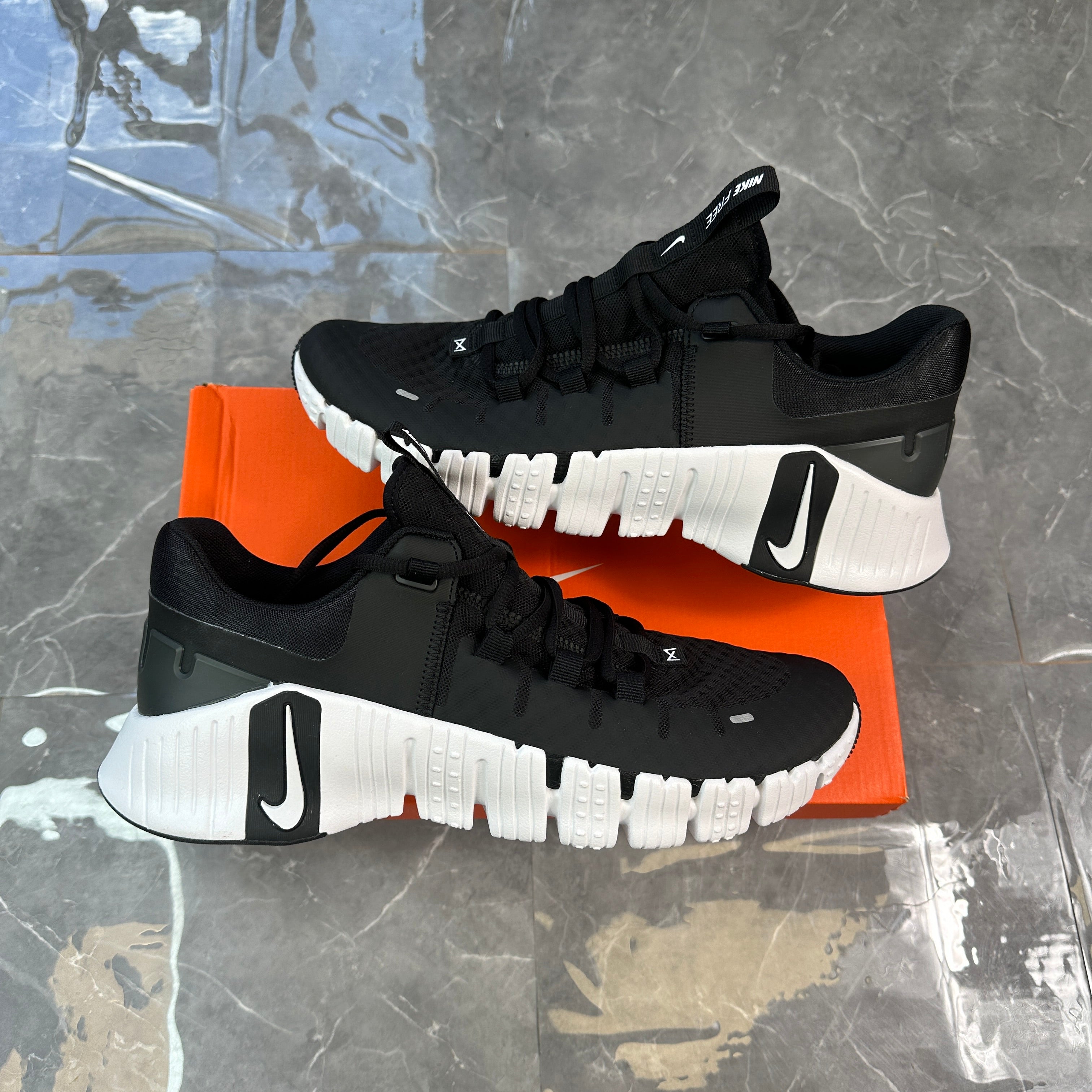 Nike Free Metcon 5 'Black White'