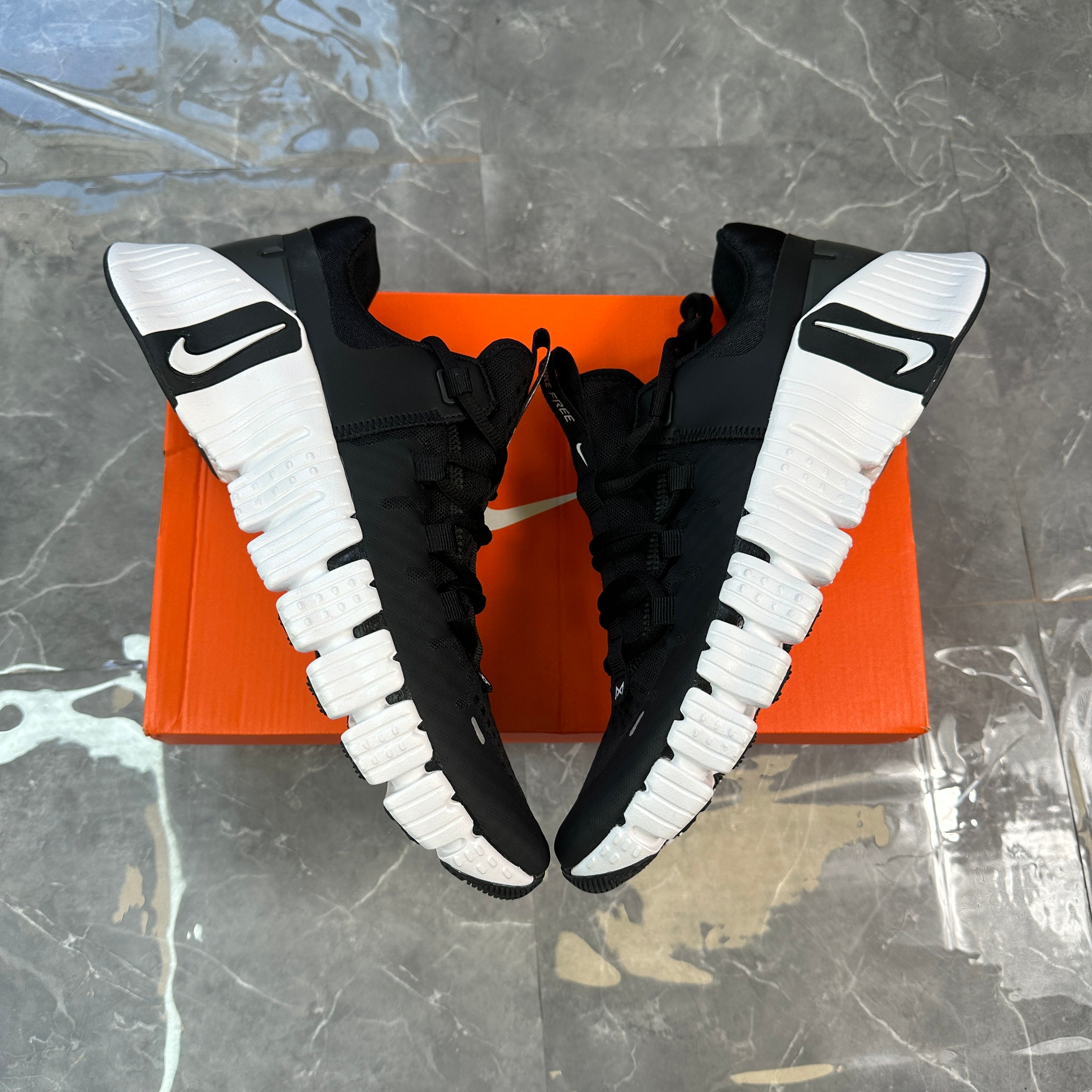 Nike Free Metcon 5 'Black White'