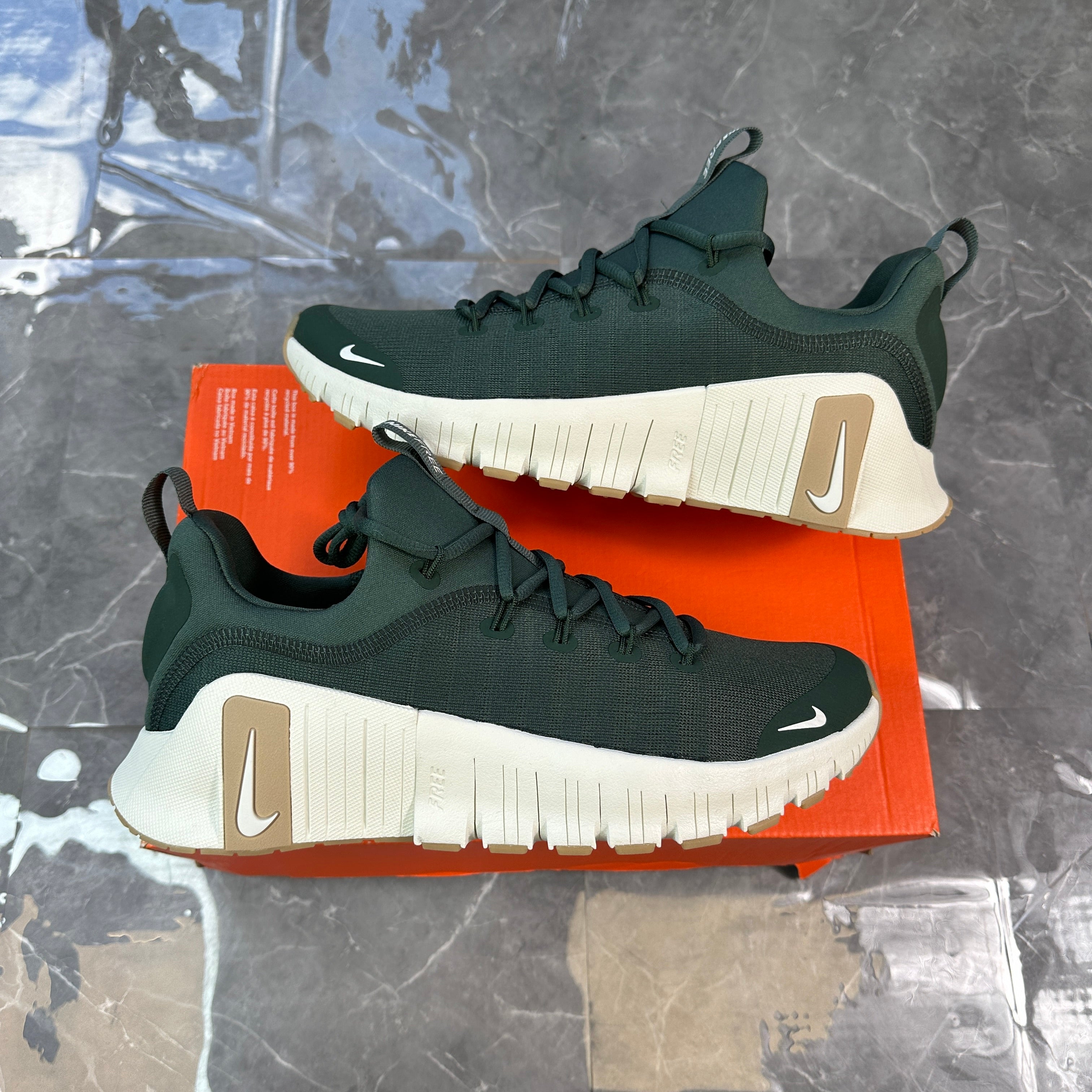 Nike Wmns Free Metcon 'Vintage Green' UK