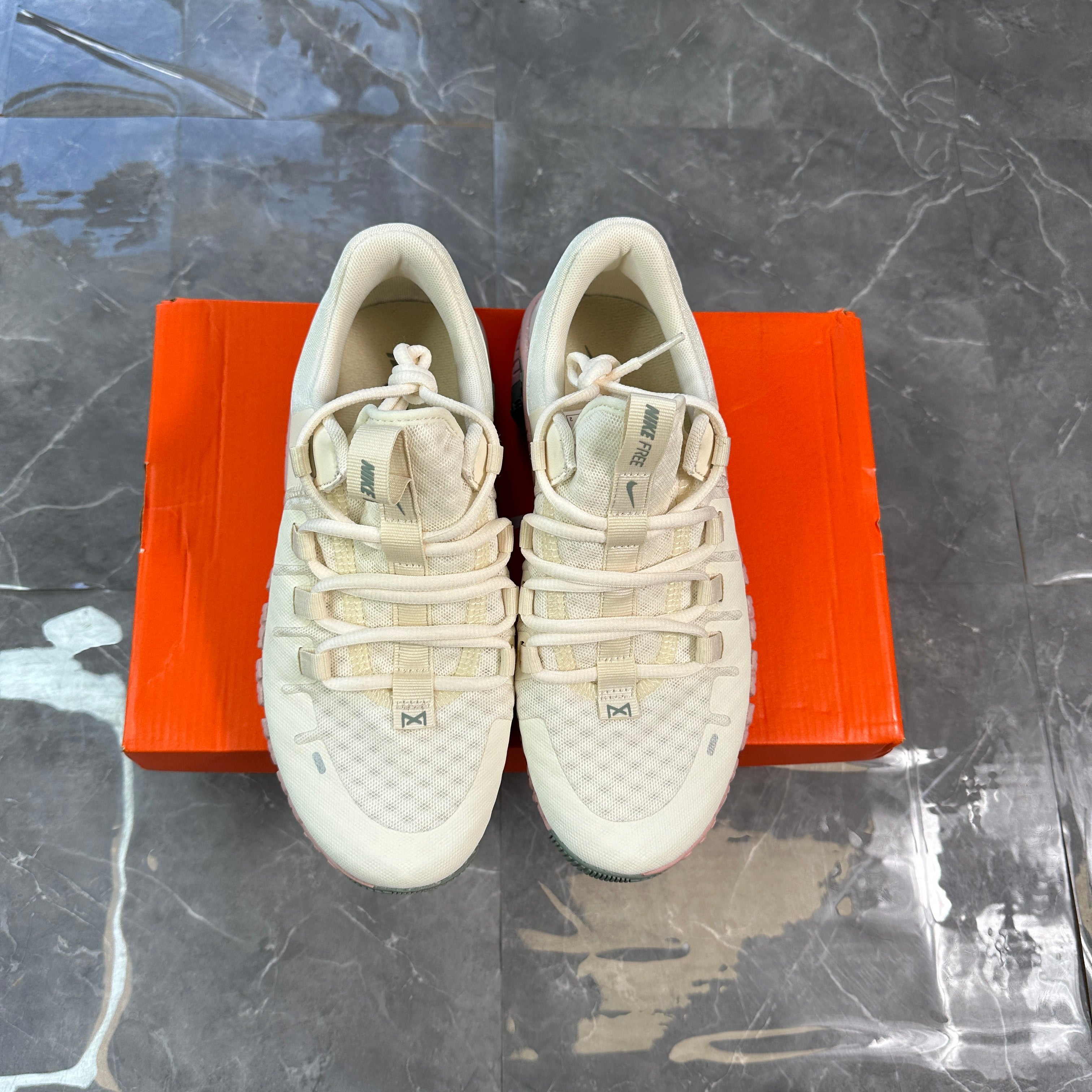 Nike Wmns Free Metcon 5 'Pale Ivory Ice Peach'