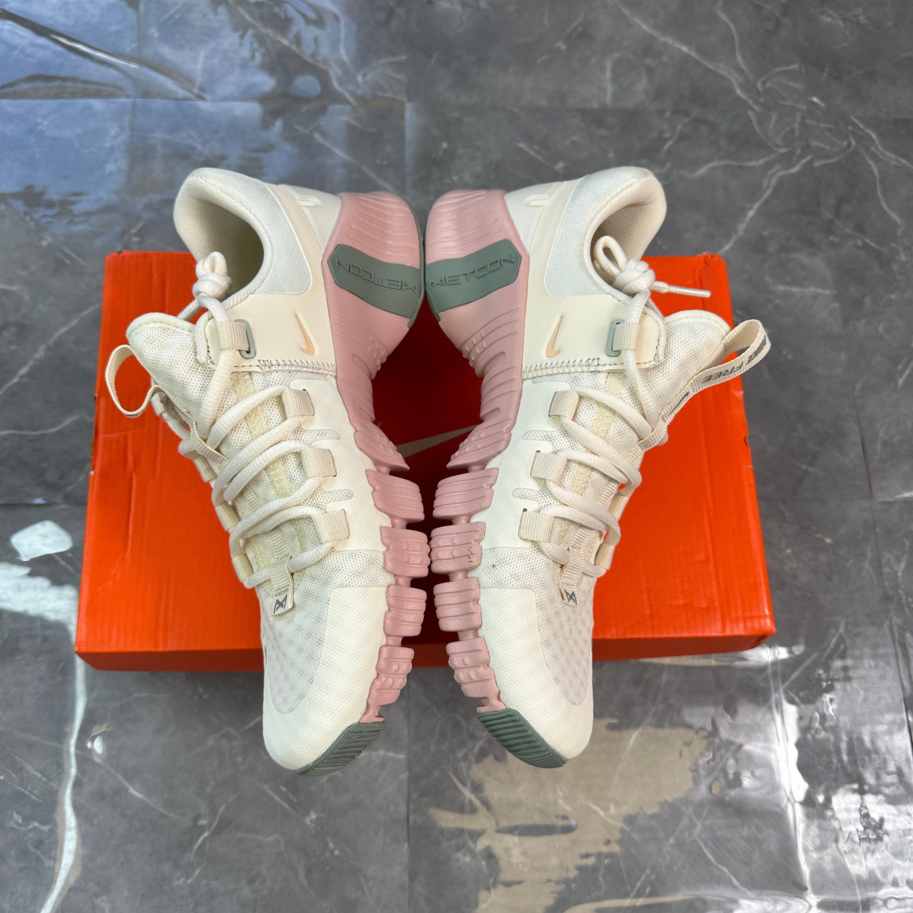 Nike Wmns Free Metcon 5 'Pale Ivory Ice Peach'