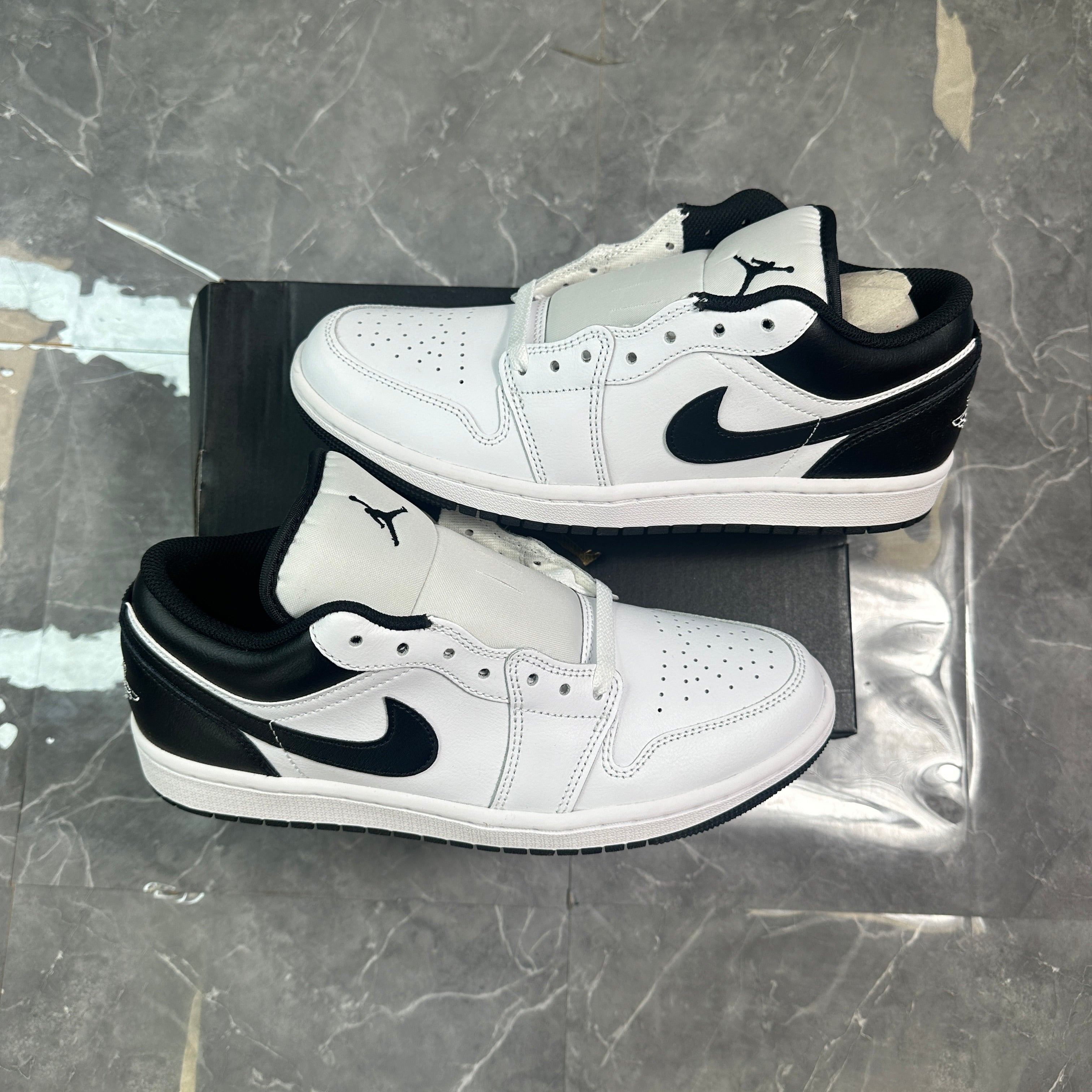 Air Jordan 1 Low White Black