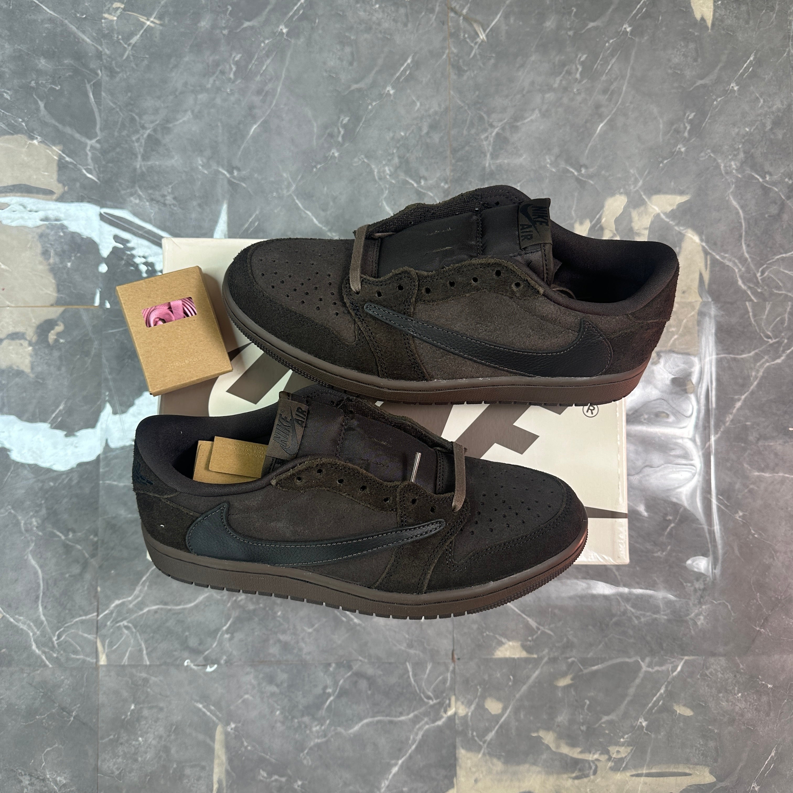 Air Jordan 1 Low x Travis Scott Velvet Brown