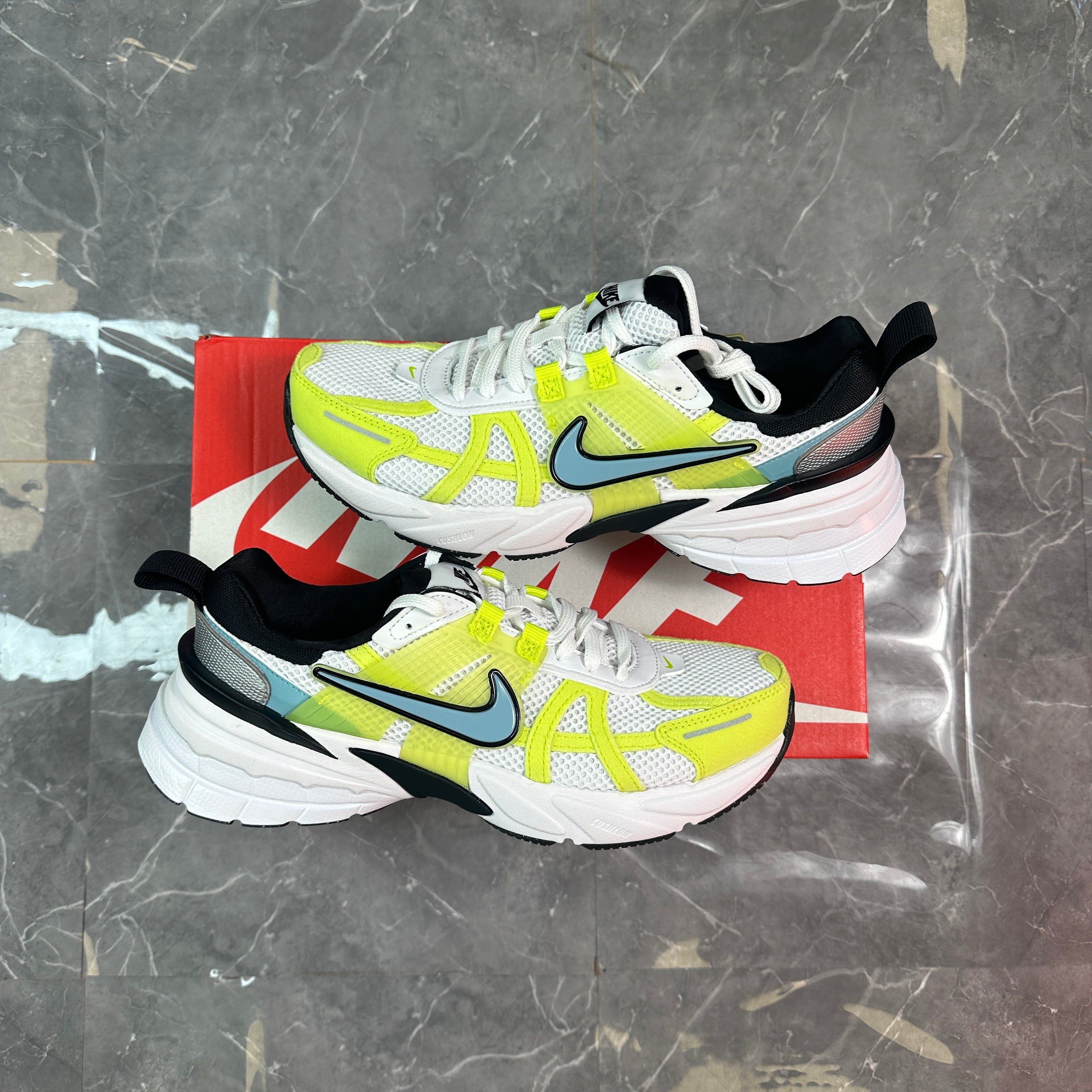 Nike V2K Run White Debim Turq-Cyber-Black