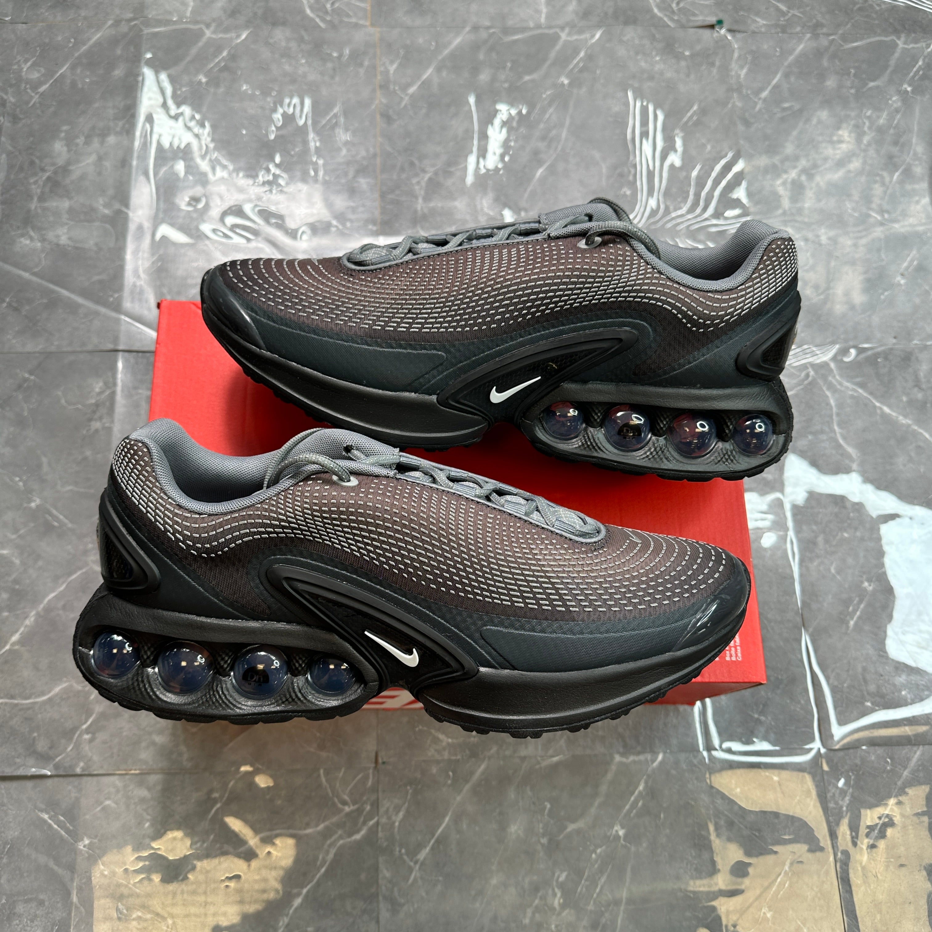 Air Max DN Anthracite Photon Dust