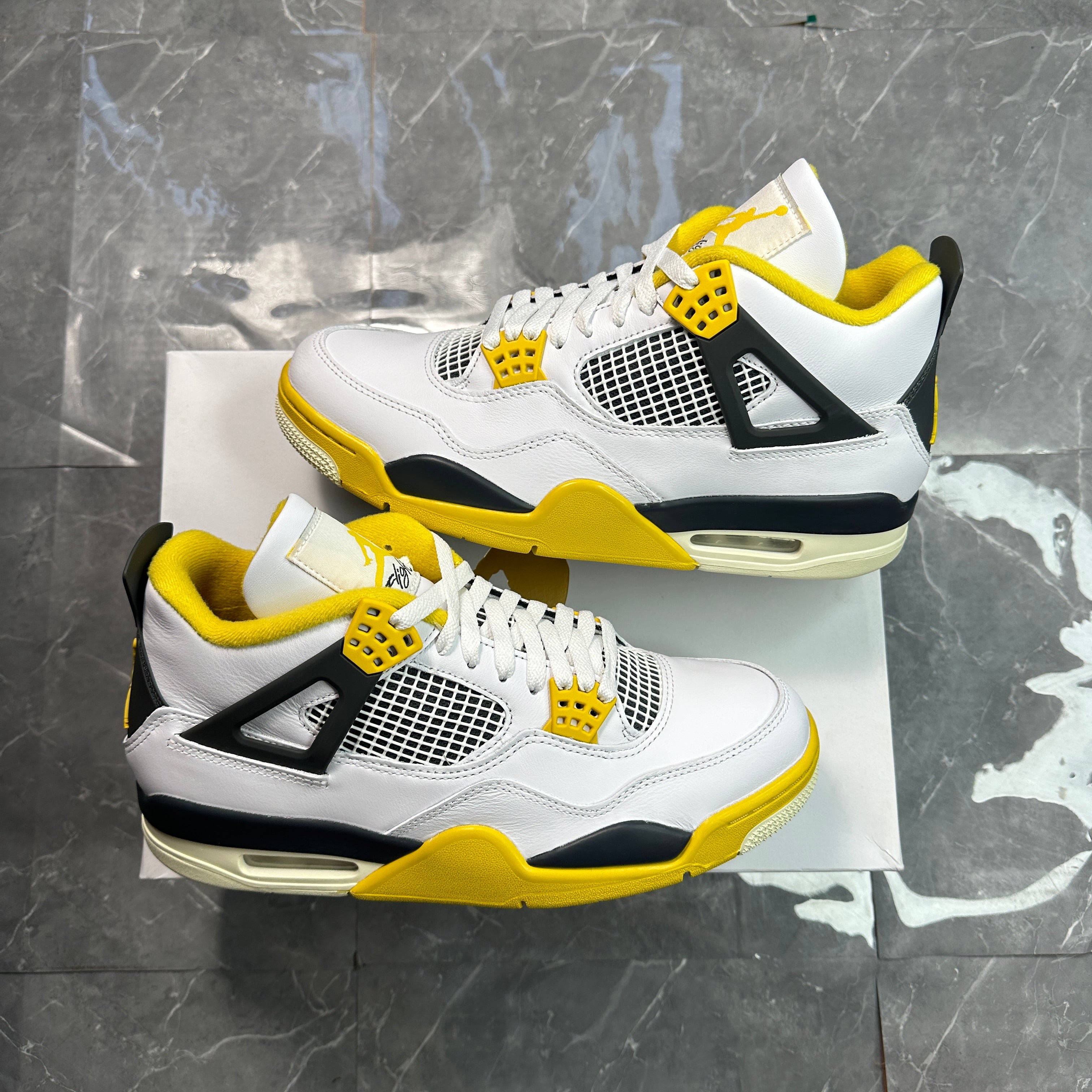 Wmns Air Jordan 4 Retro 'Vivid Sulfur'